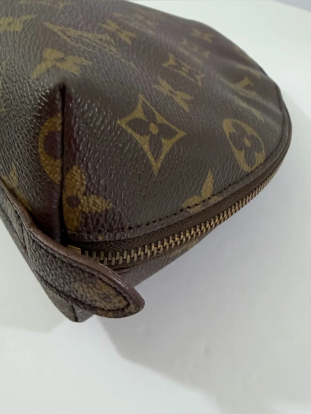 Louis Vuitton Monogram Trousse Demi Ronde Cosmetic Pouch M47520